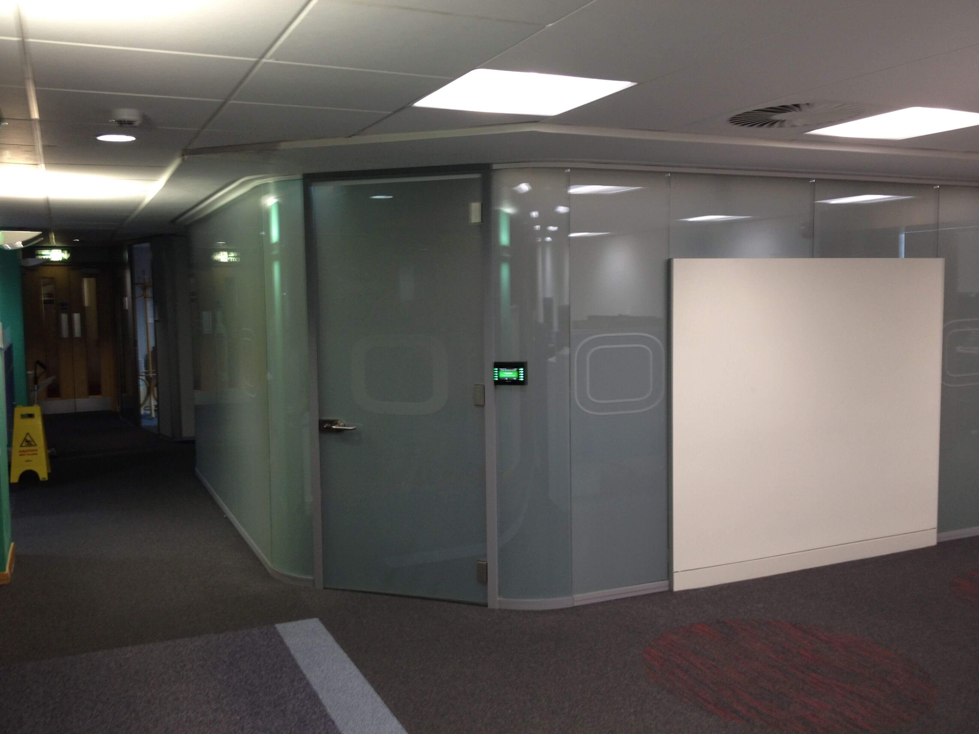 Curved Switchable Glass room privacy off