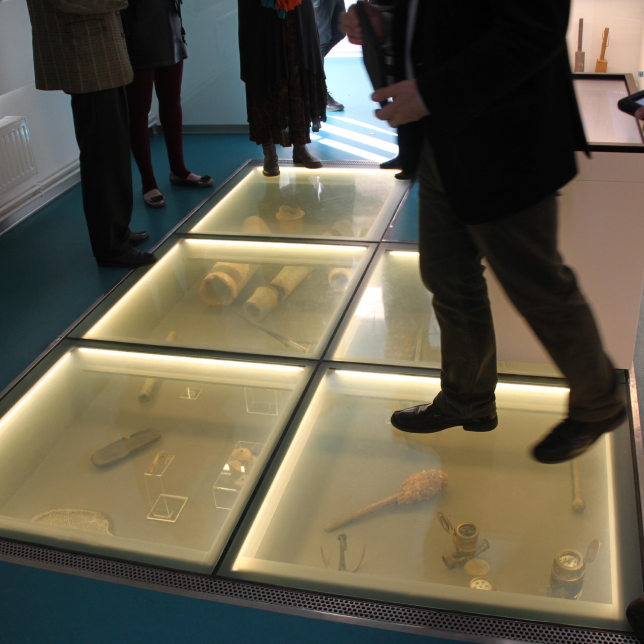 switchable glass floor